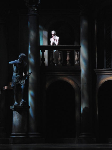 juliet on her balcony