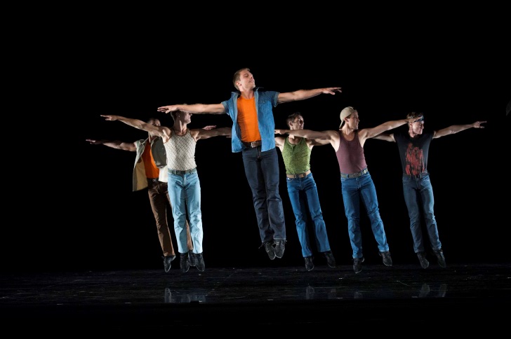 Picture of Jets dancing